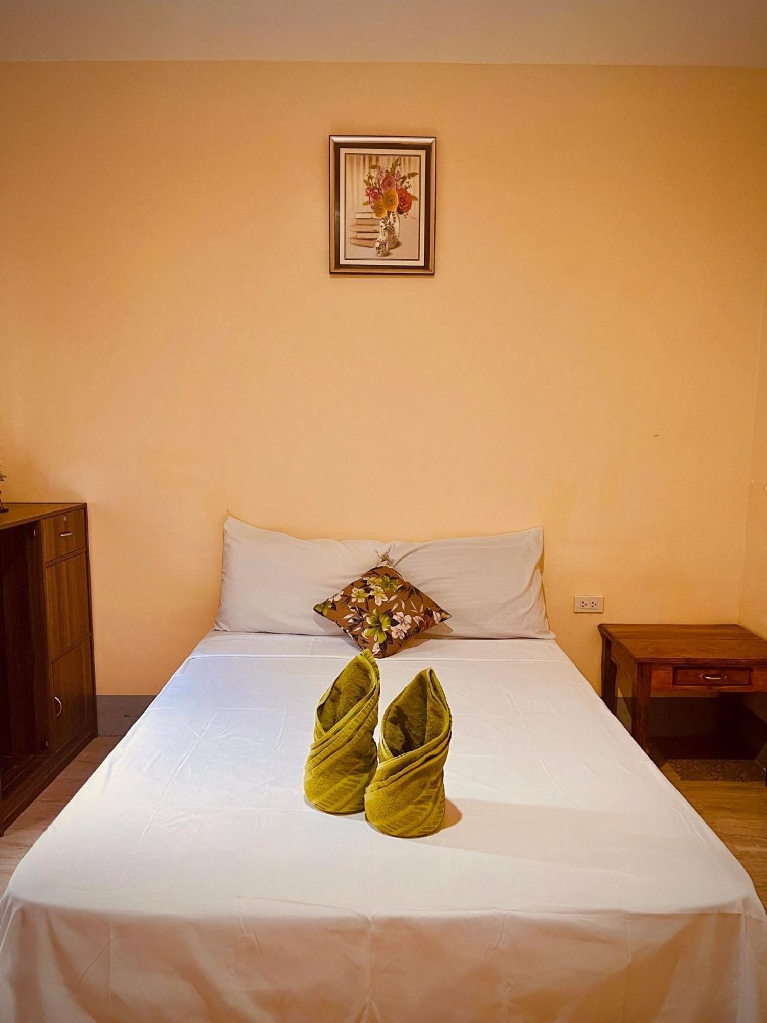 Indino Guesthouse Moalboal Bagian luar foto