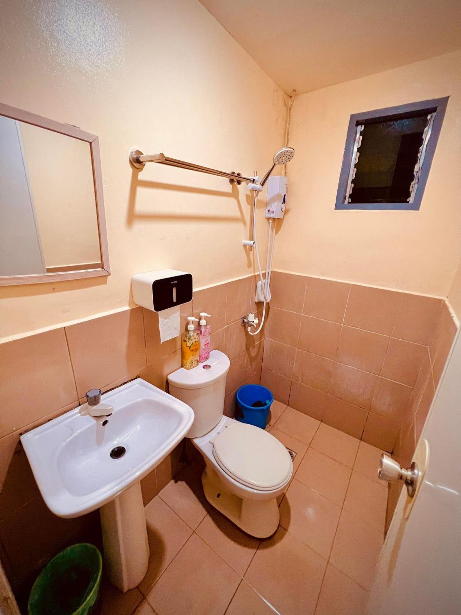 Indino Guesthouse Moalboal Bagian luar foto