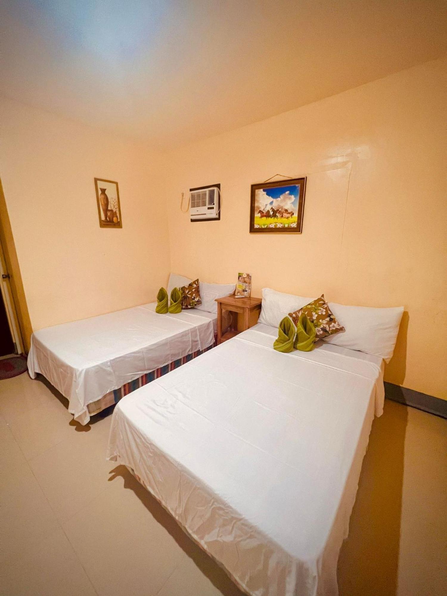 Indino Guesthouse Moalboal Bagian luar foto