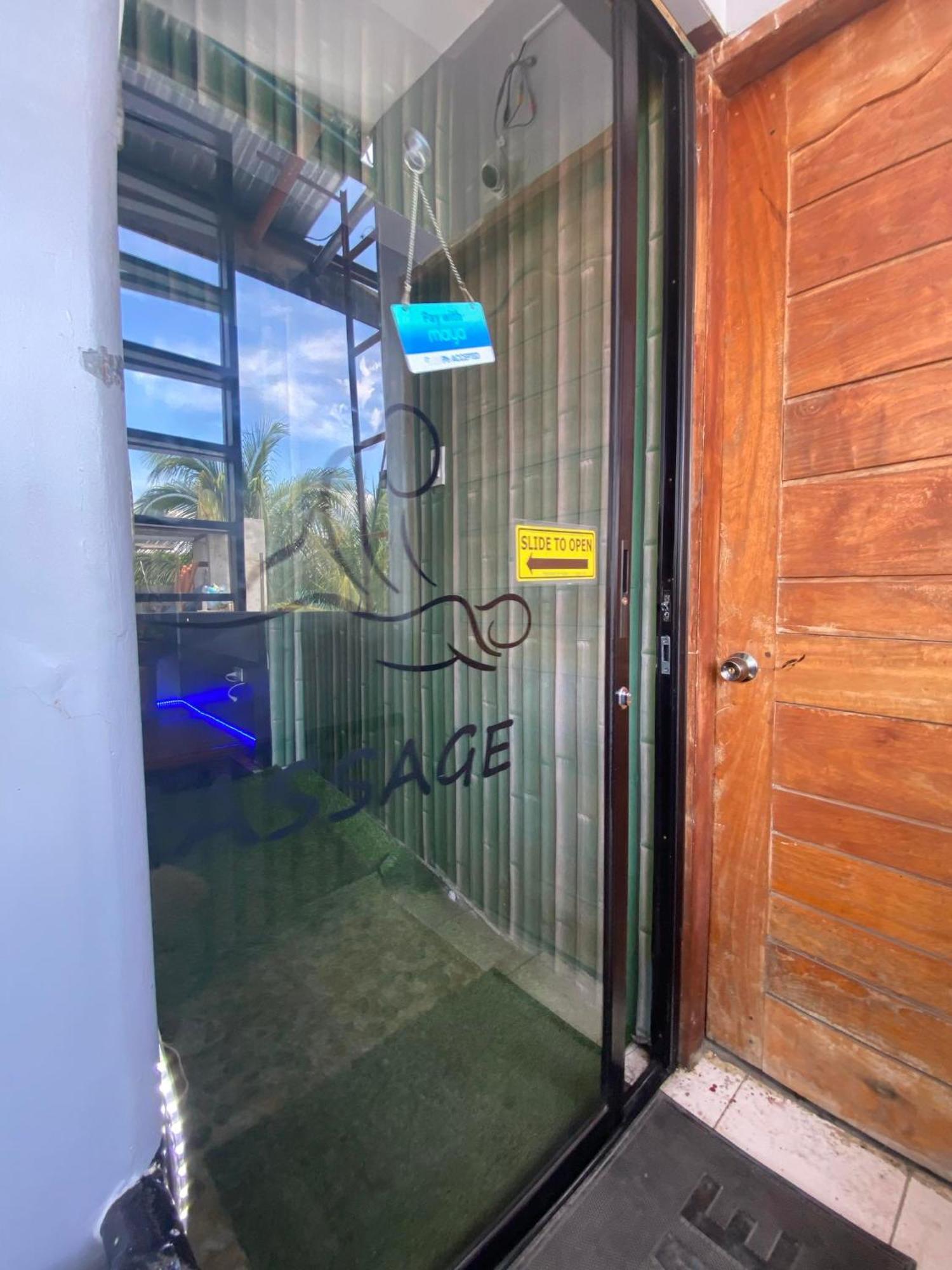 Indino Guesthouse Moalboal Bagian luar foto