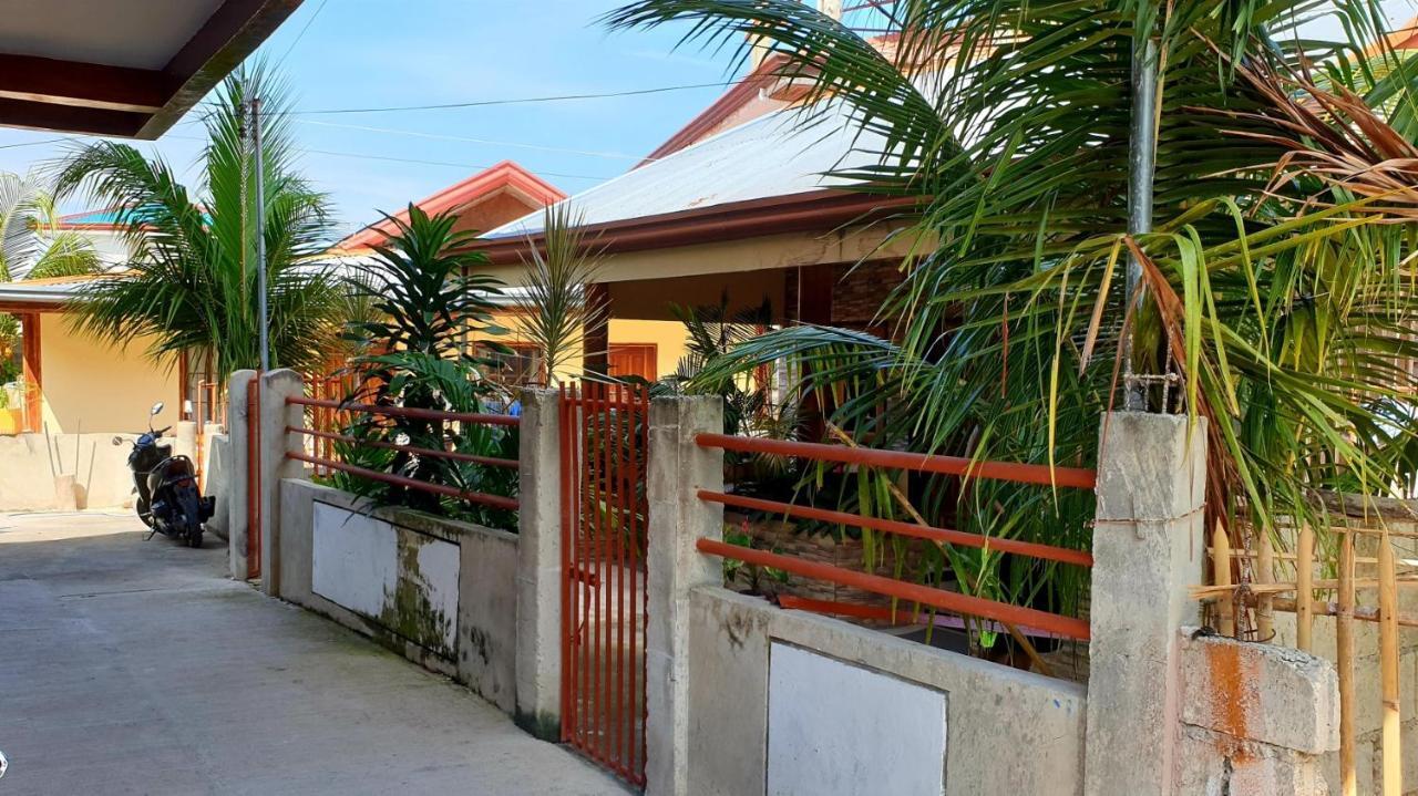 Indino Guesthouse Moalboal Bagian luar foto