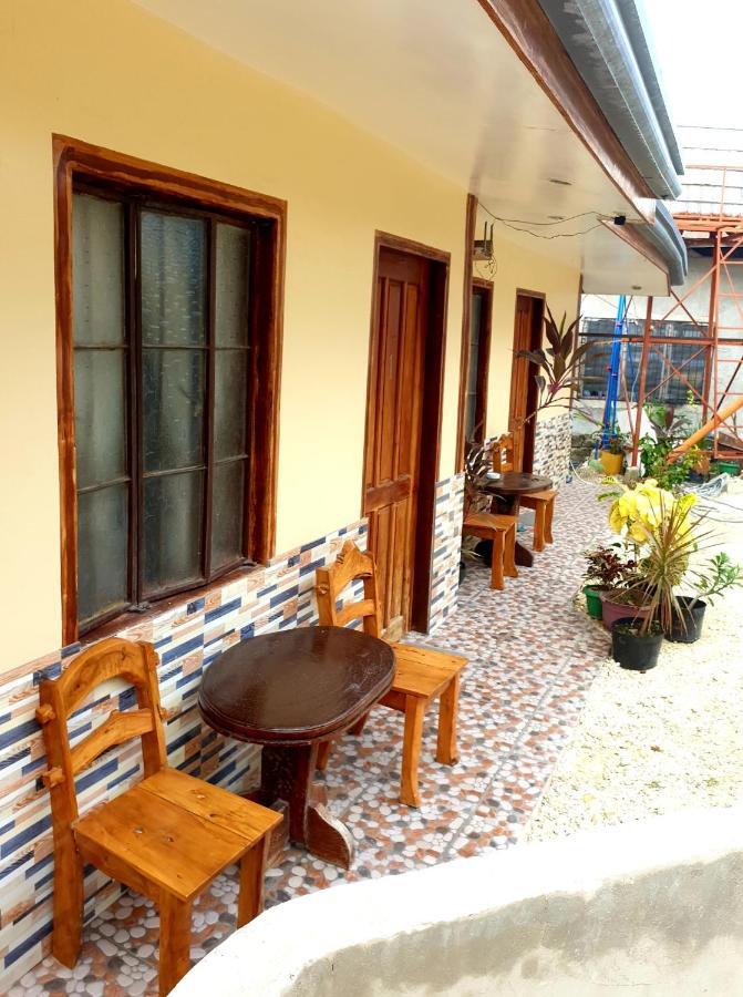 Indino Guesthouse Moalboal Bagian luar foto